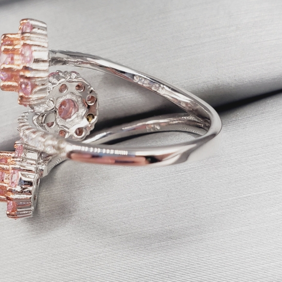 Flower Ring - Picture 4 of 9